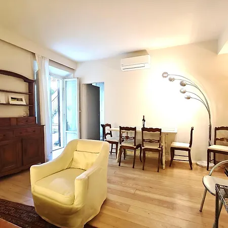 شقة Mazzini Charming Getaway With Courtyard