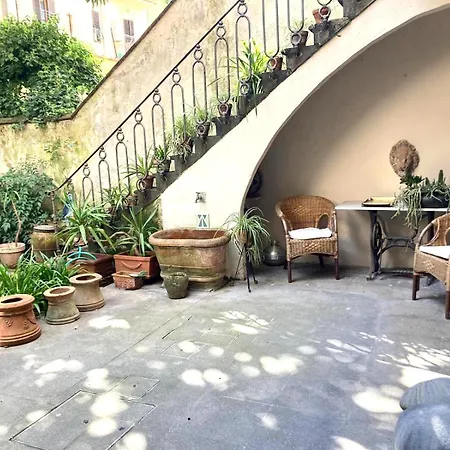شقة Mazzini Charming Getaway With Courtyard *