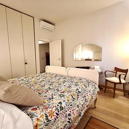 Mazzini Charming Getaway With Courtyard