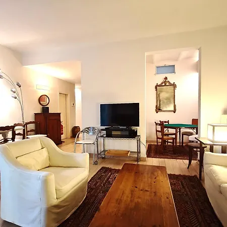 Mazzini Charming Getaway With Courtyard شقة *