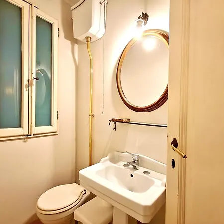 شقة Mazzini Charming Getaway With Courtyard