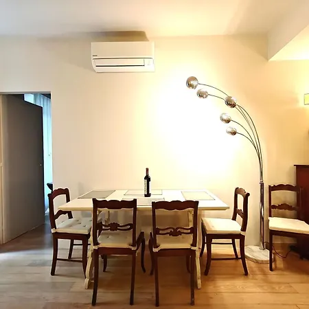 Mazzini Charming Getaway With Courtyard فلورنس