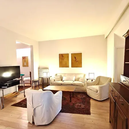 شقة Mazzini Charming Getaway With Courtyard *