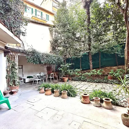 شقة Mazzini Charming Getaway With Courtyard *