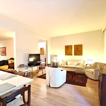 Mazzini Charming Getaway With Courtyard Apartment Florence