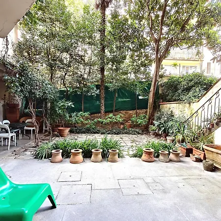 Mazzini Charming Getaway With Courtyard *